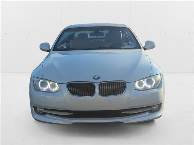 Photo of 2011 Mineral White Metallic BMW 328