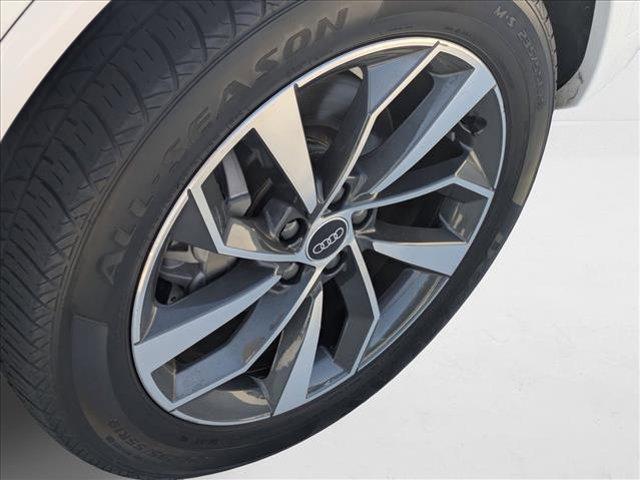 Photo of 2023 Ibis White Audi Q5