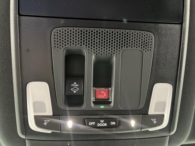 Photo of 2026 Platinum White Pearl Honda CR-V Hybrid