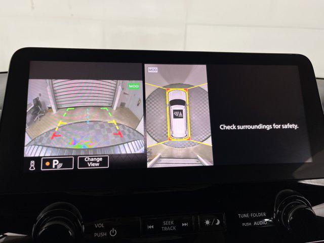 Photo of 2023 Aspen White Tricoat Nissan Armada