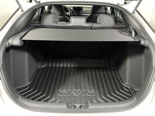 Photo of 2025 Platinum White Pearl Honda Civic