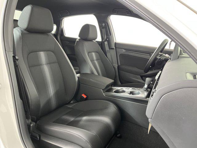 Photo of 2025 Platinum White Pearl Honda Civic