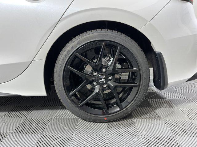 Photo of 2025 Platinum White Pearl Honda Civic
