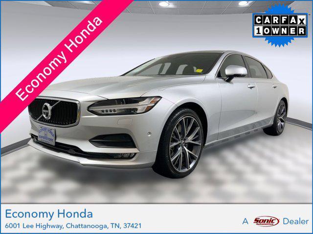 Photo of 2018 Bright Silver Metallic Volvo S90