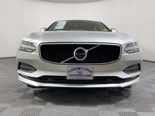 Photo of 2018 Bright Silver Metallic Volvo S90