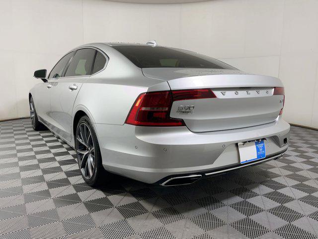 Photo of 2018 Bright Silver Metallic Volvo S90