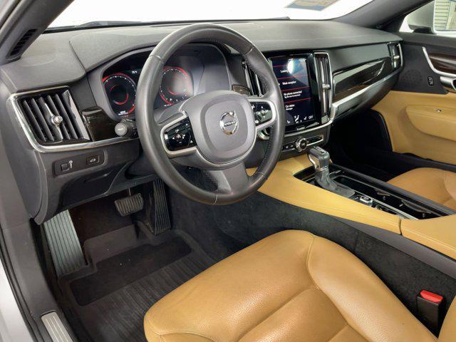 Photo of 2018 Bright Silver Metallic Volvo S90