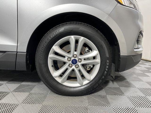 Photo of 2020 Iconic Silver Metallic Ford Edge