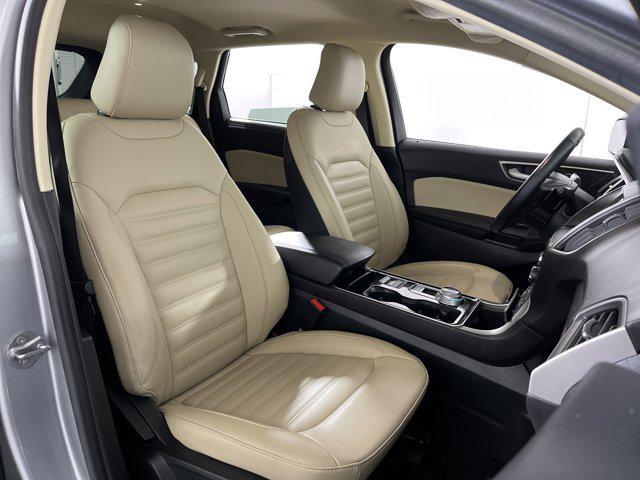 Photo of 2020 Iconic Silver Metallic Ford Edge