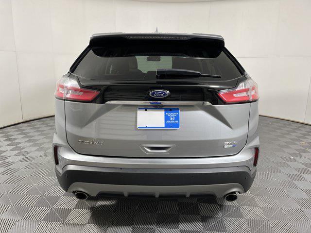 Photo of 2020 Iconic Silver Metallic Ford Edge