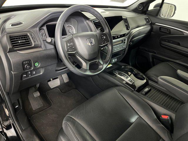 Photo of 2022 Crystal Black Pearl Honda Passport