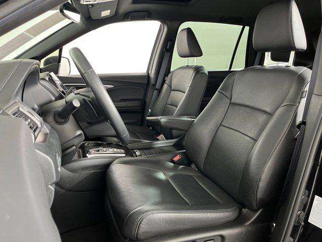 Photo of 2022 Crystal Black Pearl Honda Passport