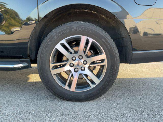 Photo of 2023 Agate Black Metallic Ford Expedition Max