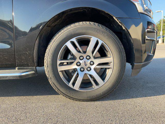 Photo of 2023 Agate Black Metallic Ford Expedition Max