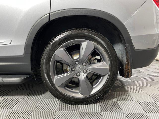 Photo of 2021 Lunar Silver Metallic Honda Passport