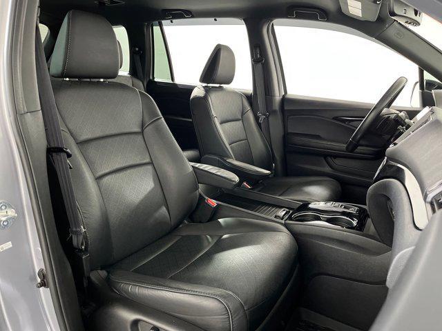 Photo of 2021 Lunar Silver Metallic Honda Passport