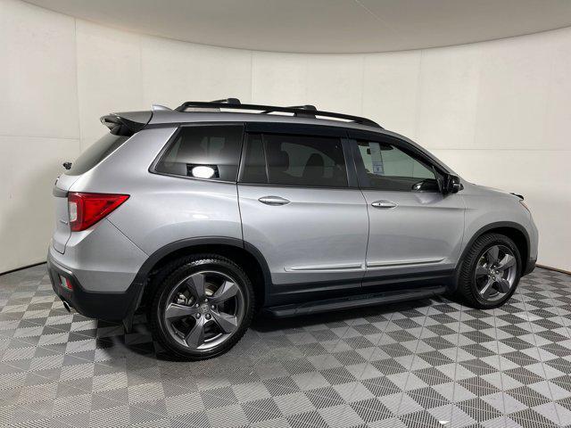 Photo of 2021 Lunar Silver Metallic Honda Passport