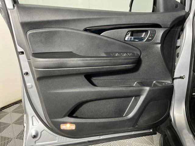 Photo of 2021 Lunar Silver Metallic Honda Passport