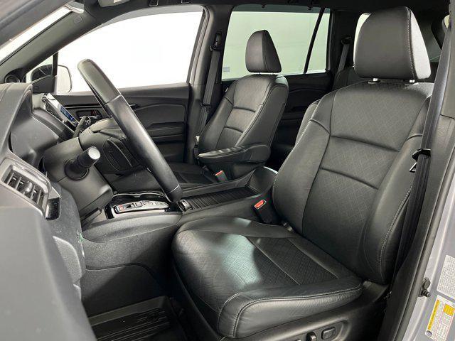 Photo of 2021 Lunar Silver Metallic Honda Passport