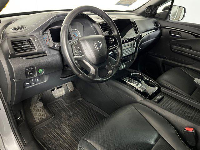 Photo of 2021 Lunar Silver Metallic Honda Passport