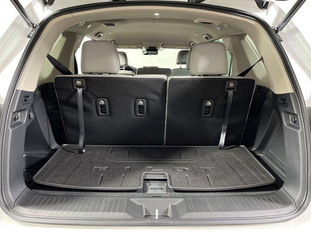Photo of 2025 Platinum White Pearl Honda Pilot