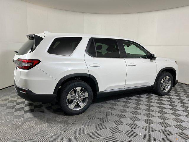 Photo of 2025 Platinum White Pearl Honda Pilot