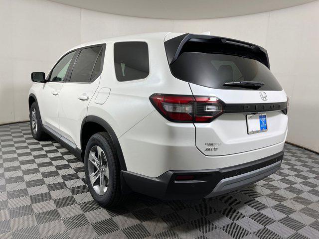 Photo of 2025 Platinum White Pearl Honda Pilot