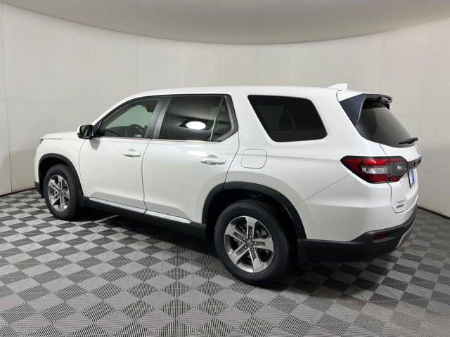 Photo of 2025 Platinum White Pearl Honda Pilot
