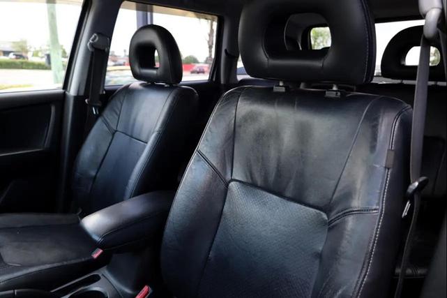 Photo of 2006 Graphite Gray Pearl Mitsubishi Outlander