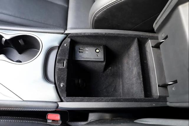 Photo of 2019 Liquid Platinum INFINITI Q60