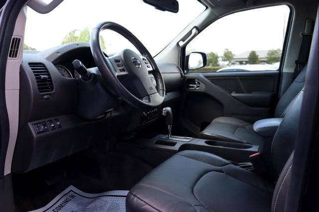 Photo of 2017 Magnetic Black Nissan Frontier