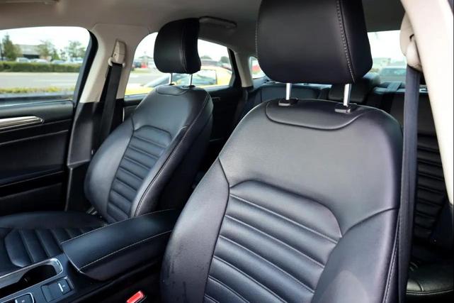 Photo of 2019 White Ford Fusion
