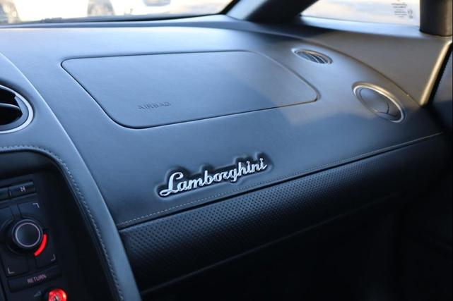 Photo of 2008 Bianco Monocerus Lamborghini Gallardo