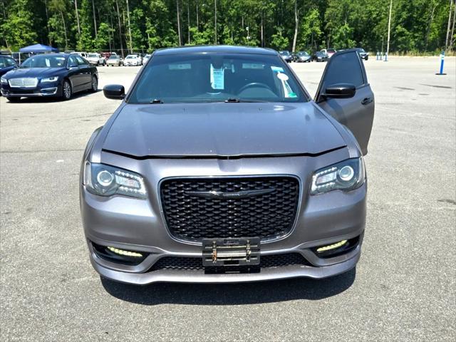 Photo of 2020 Granite Crystal Metallic Clearcoat Chrysler 300