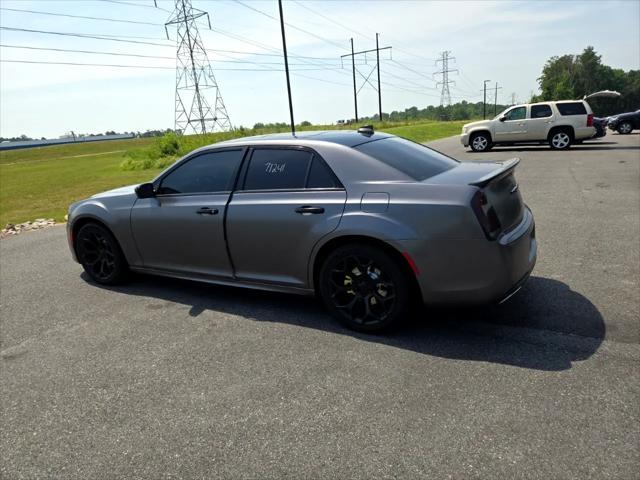 Photo of 2020 Granite Crystal Metallic Clearcoat Chrysler 300