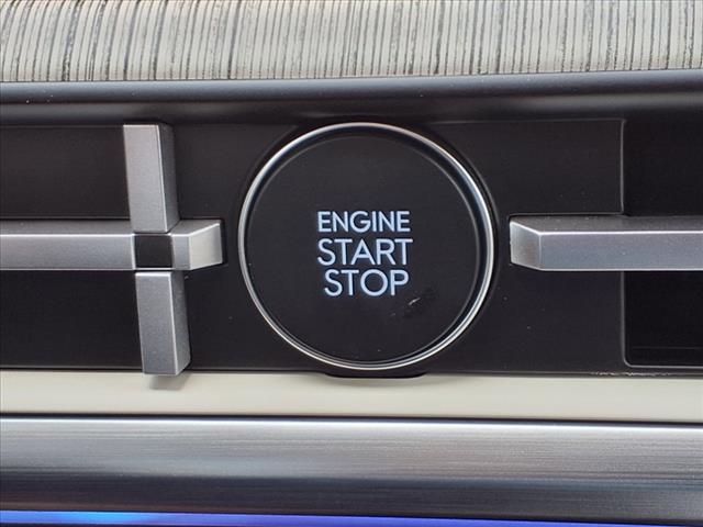 Photo of 2025 White Hyundai SANTA FE HEV