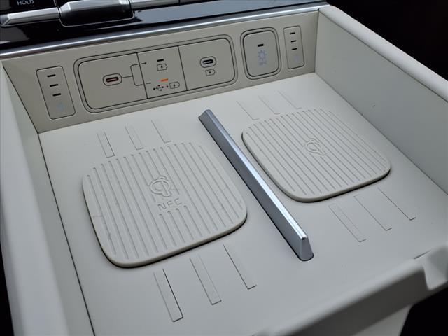 Photo of 2025 White Hyundai SANTA FE HEV