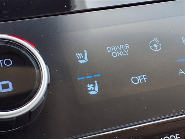 Photo of 2025 White Hyundai SANTA FE HEV