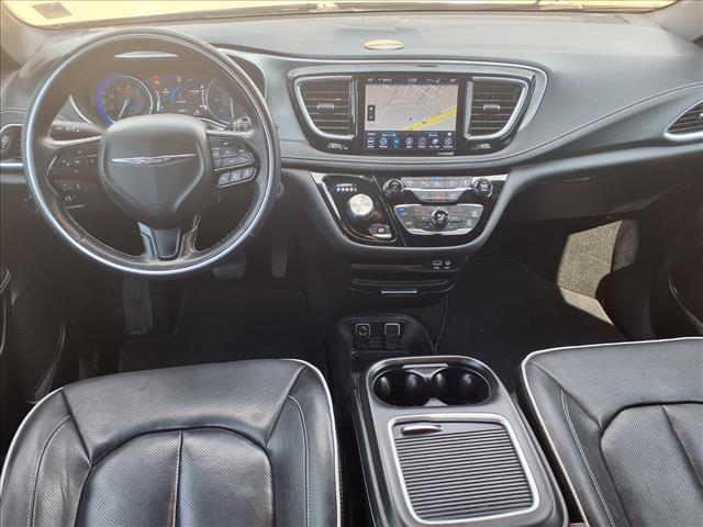 Photo of 2020 Ceramic Gray Chrysler Pacifica