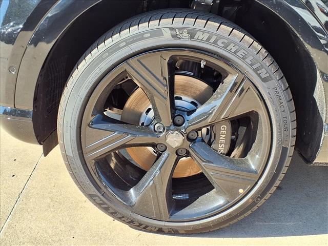 Photo of 2026 Vik Black Genesis GV80