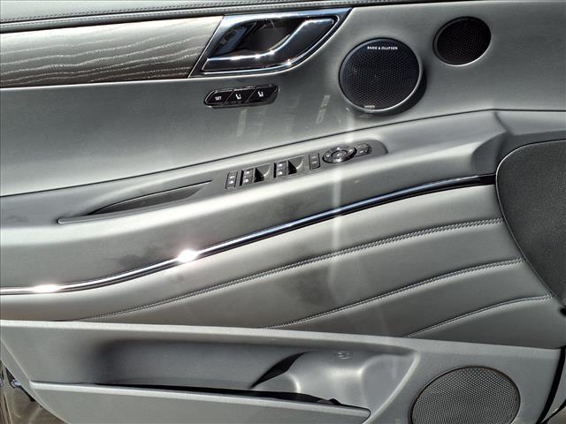 Photo of 2026 Vik Black Genesis GV80