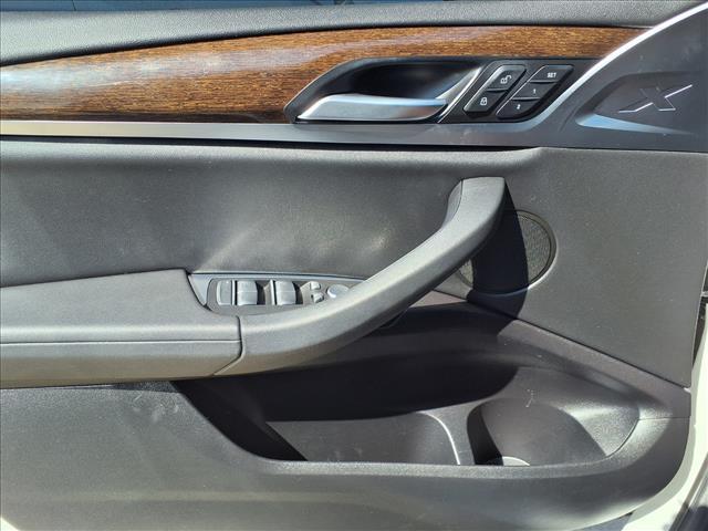 Photo of 2021 Alpine White BMW X4