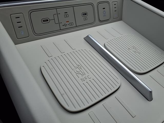 Photo of 2025 White Hyundai SANTA FE HEV