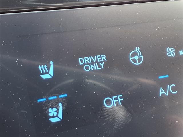 Photo of 2025 White Hyundai SANTA FE HEV