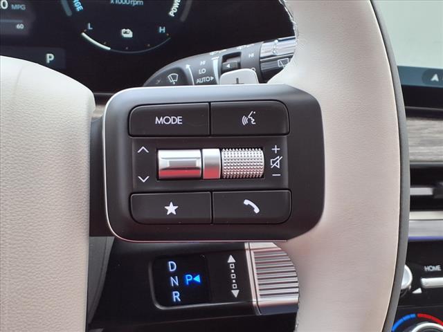 Photo of 2025 White Hyundai SANTA FE HEV