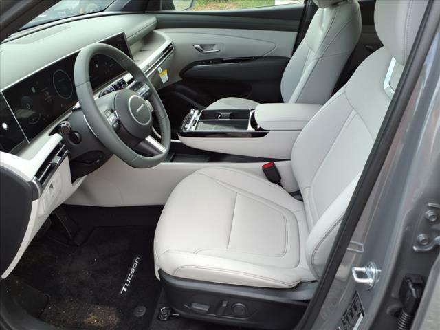 Photo of 2025 Hampton Gray Hyundai TUCSON