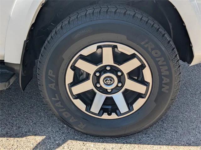 Photo of 2022 White Toyota 4Runner
