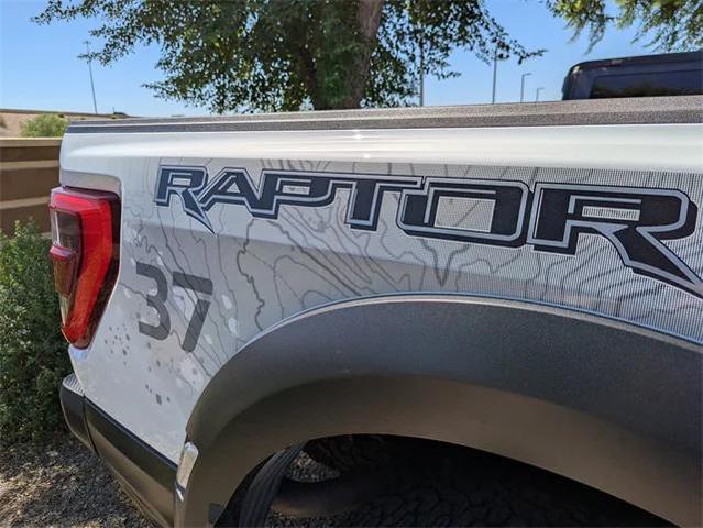 Photo of 2022 Oxford White Ford F-150