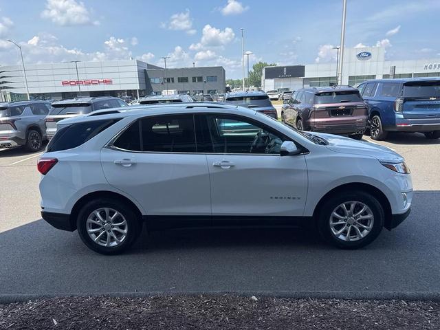 Photo of 2018 Summit White Chevrolet Equinox