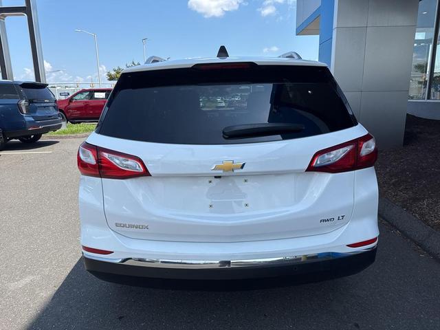 Photo of 2018 Summit White Chevrolet Equinox